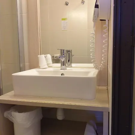 Brit Essentiel De Otel 2*