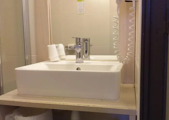 Brit Essentiel De מלון 2*