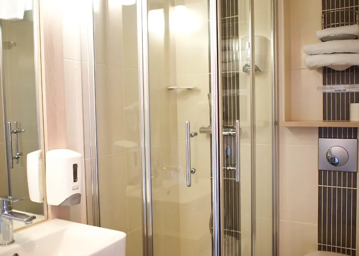 Brit Essentiel De מלון