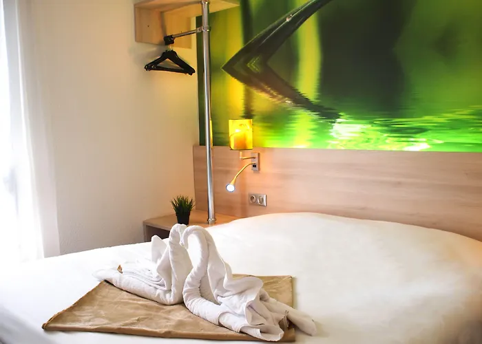 מלון Brit Essentiel De גראנוויל