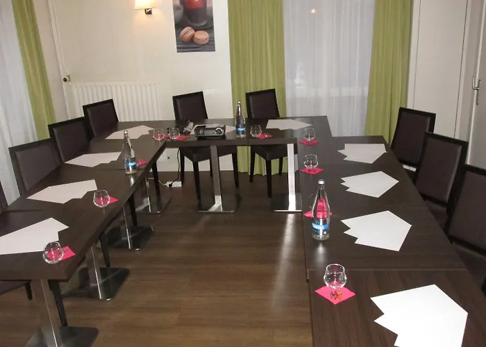 מלון Brit Essentiel De גראנוויל