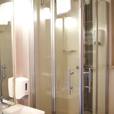 Hotel Brit Essentiel De Granville