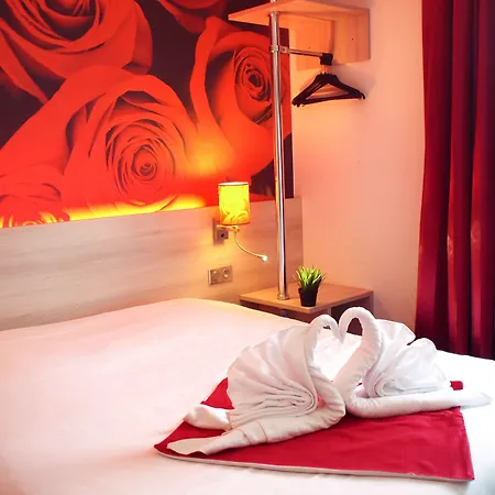 Brit Essentiel De Hotell 2*