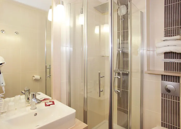 Hotel Brit Essentiel De